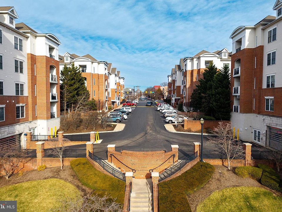 1st image of 200 W Elm St Suite 1102