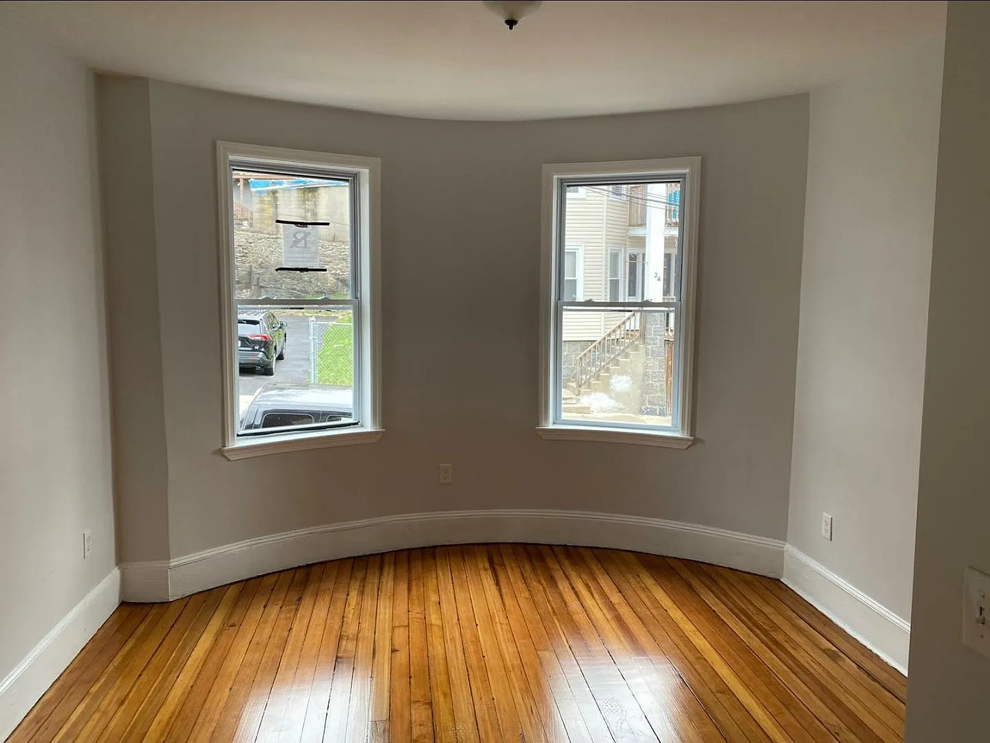 3 bed, 1100 sqft, $3,200 — Photo 4
