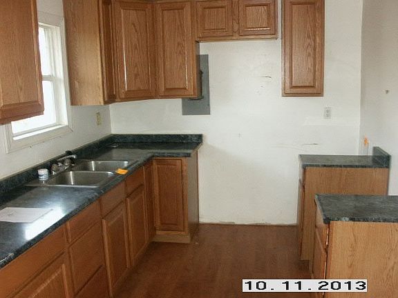 4th image of 1239 Cottage St SE
