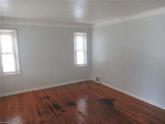 2nd image of 14124 Elsetta Ave