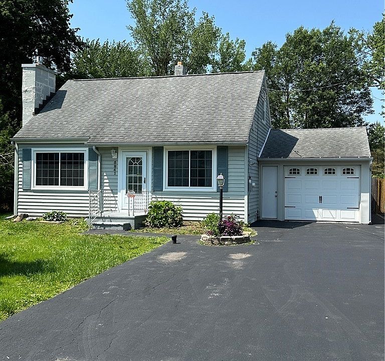 1st image of 5841 Reis Dr