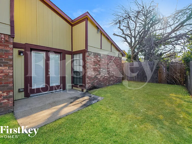 415 Justice Dr — Photo 15