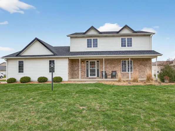 704 S 8th St, Eldridge, IA 52748