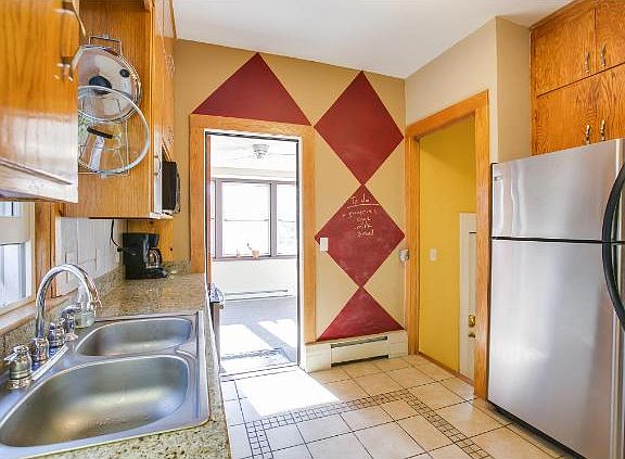 5th image of 2910 Dorman Ave