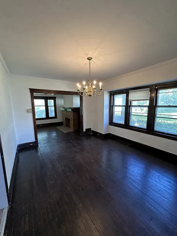 5 bed, 2.0 bath, 1704 sqft, $1,600 — Photo 3