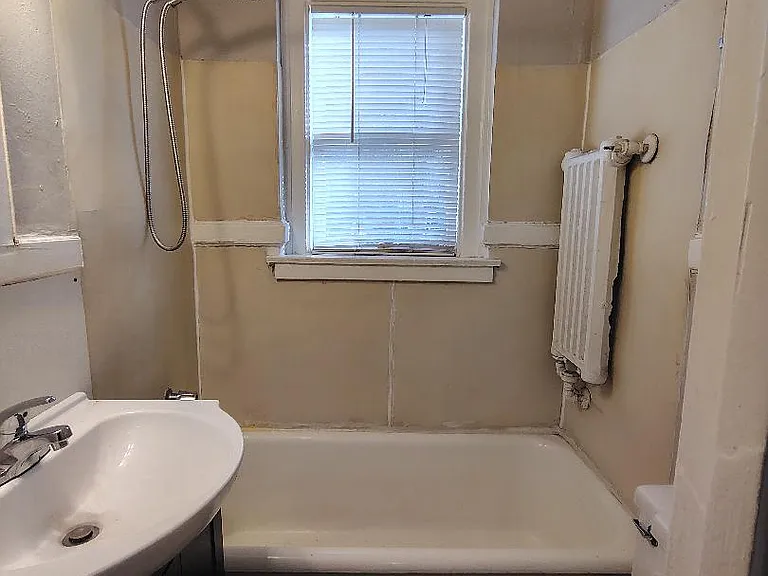 Devonshire Apartments at 1107 Pennsylvania St — Photo 25