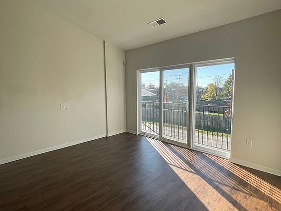 3rd image of 422 E 11th Ave Unit 200
