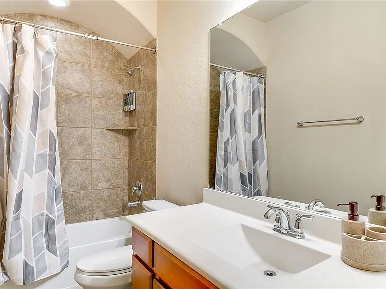 8470 Coral Cove Pass Ln — Photo 20