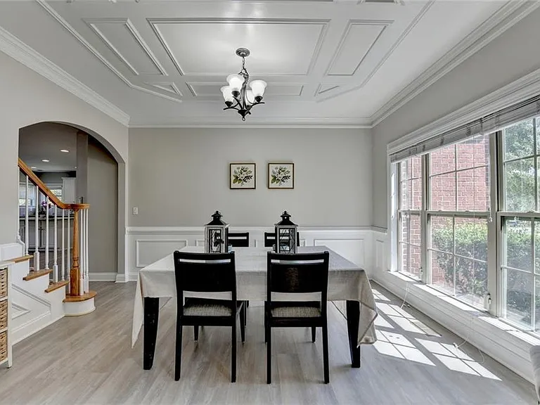 4805 Shelbourne Dr — Photo 6