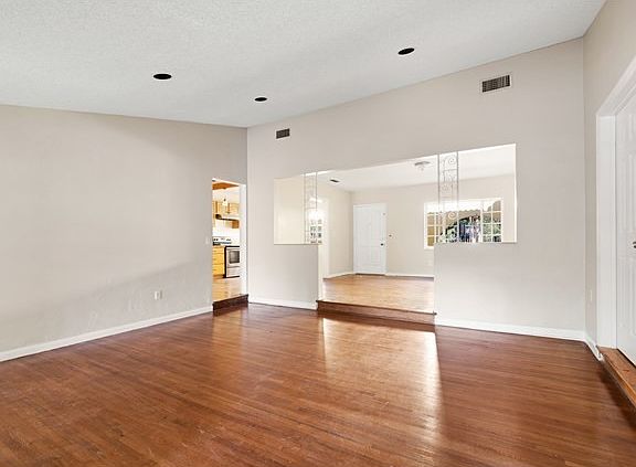 5th image of 1650 NE 144th St