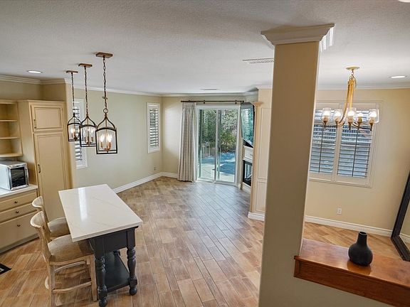5th image of 28324 Medlar Dr