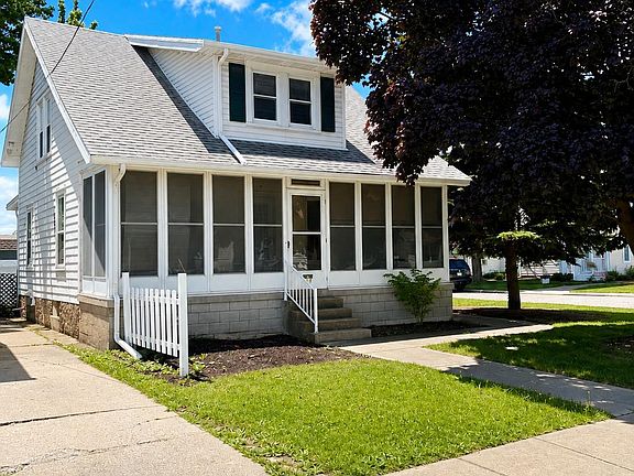 3rd image of 136 Cowdery St