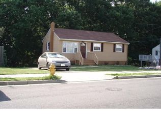 1928 Willow Ln, Woodbridge, VA 22191