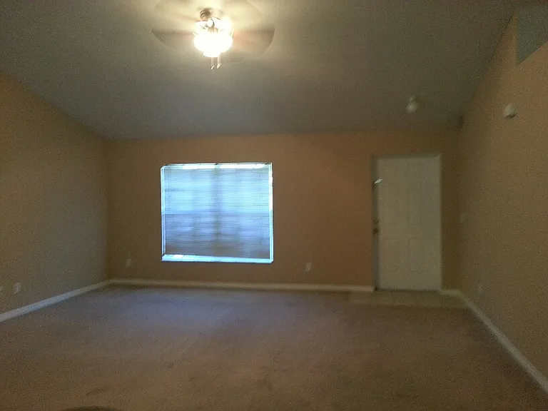 1144 Essex St E #E — Photo 10
