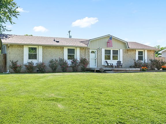 3rd image of 2212 Pendleton Dr