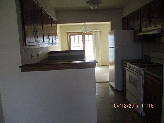 3rd image of 4451 Jefferson Dr