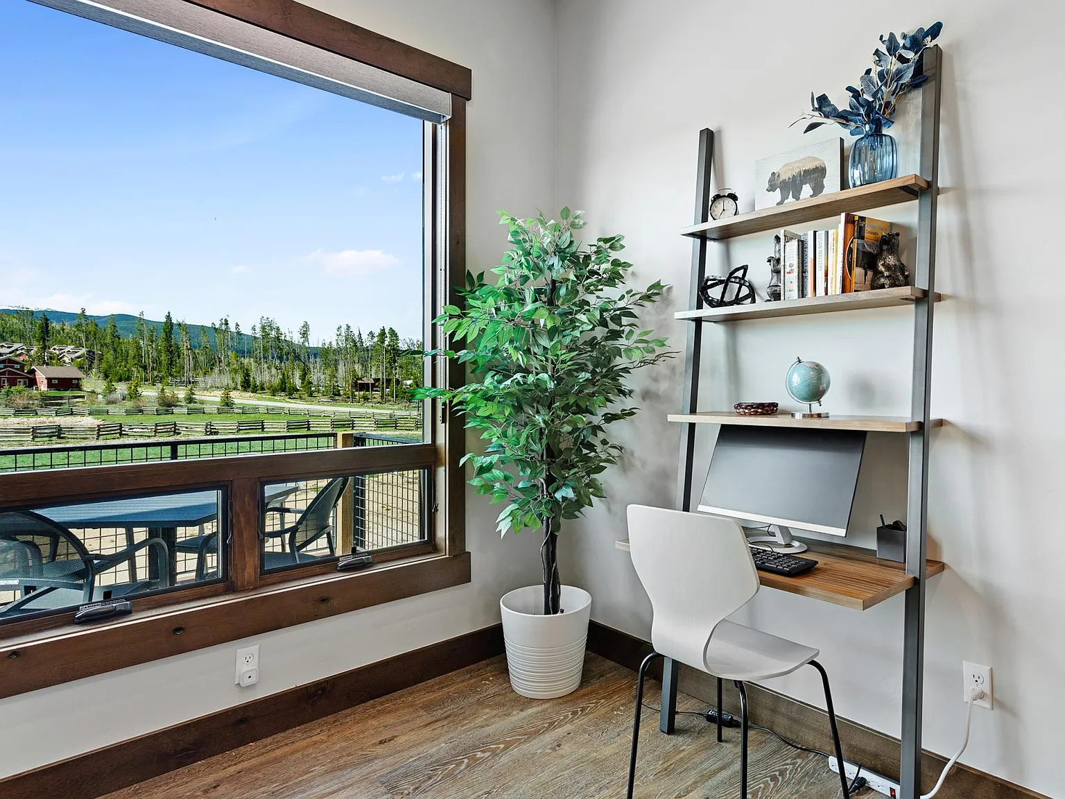 3 bed, 3.5 bath, 1952 sqft, $6,500 — Photo 4
