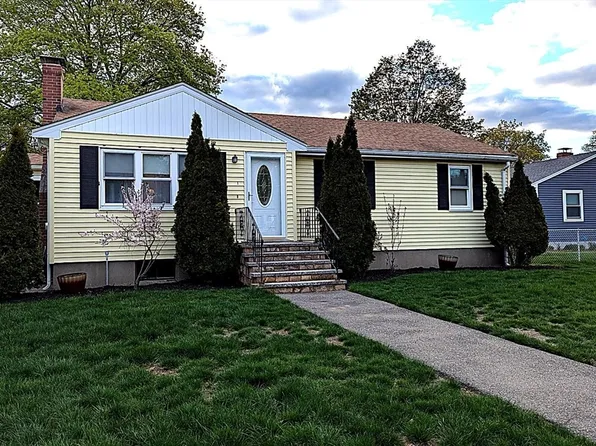 1 Douglas St, Peabody, MA 01960