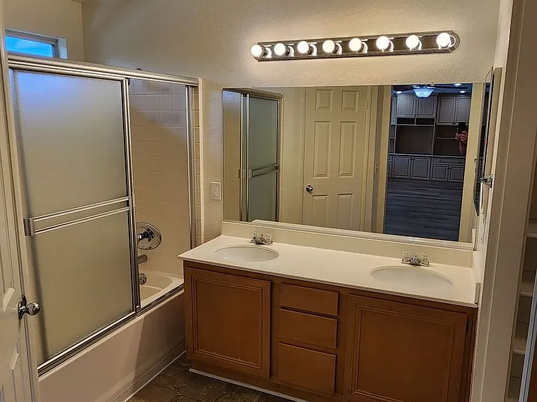 26 Anglesite — Photo 19