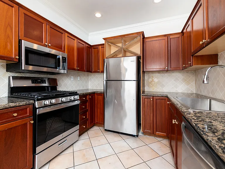 115 N Sycamore Ave — Photo 18