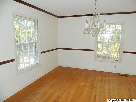 3rd image of 4007 Piedmont Dr SE