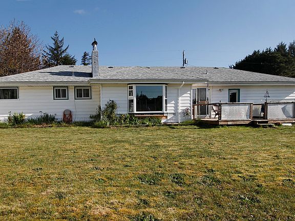 3rd image of 332 NE Chambers Ct