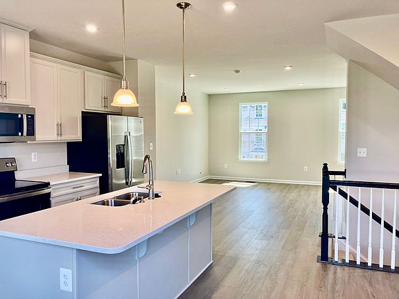 3rd image of 8820 Stevenson Ln