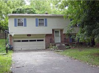 3489 Riverside Dr, Columbus, IN 47203