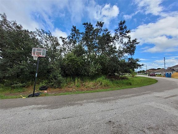 4th image of 1946 Manatee Ct #9
