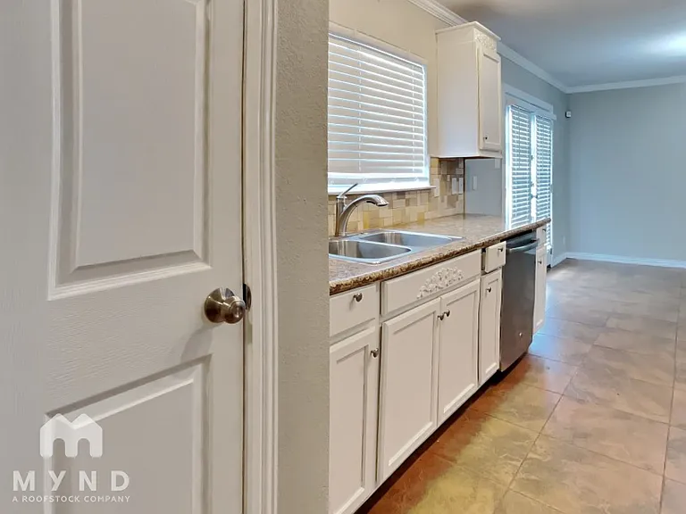 3511 Candlehead Ln — Photo 9