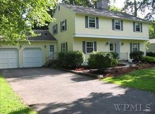 5 Lilling Rd, Poughkeepsie, NY 12601