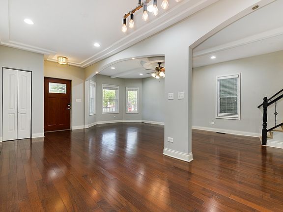 2nd image of 4602 N Avers Ave