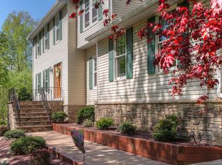 126 Hemlock Rd, Tannersville, PA 18372