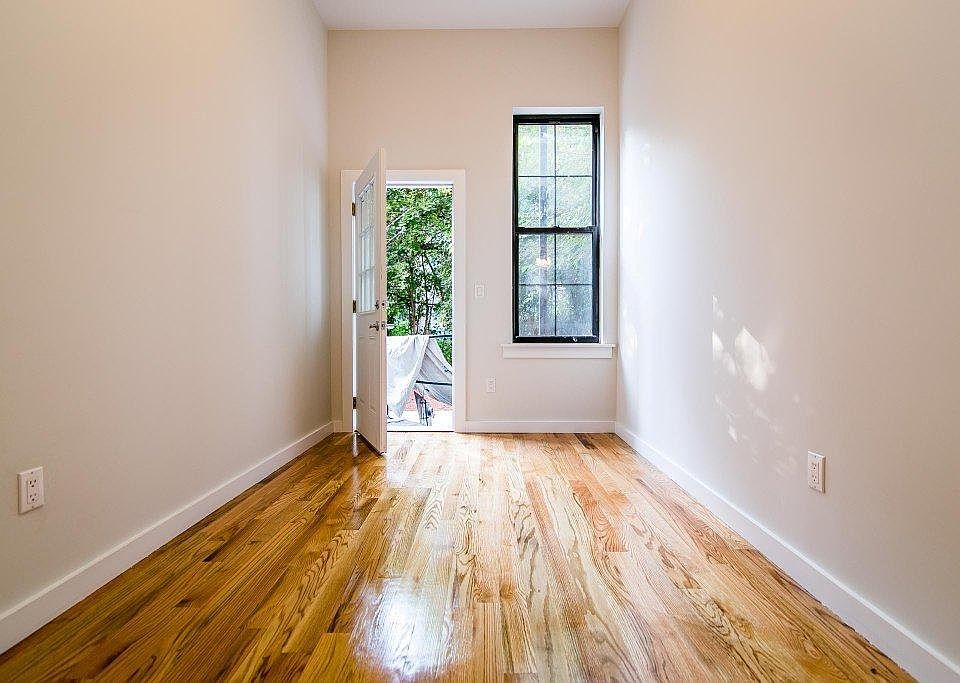1st image of 309 Harman St #1DOE