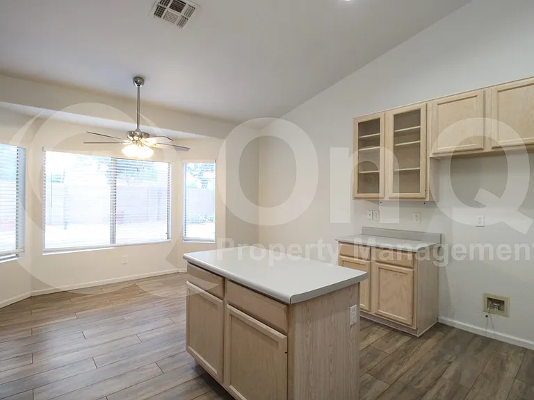 685 W Estrella Dr — Photo 11