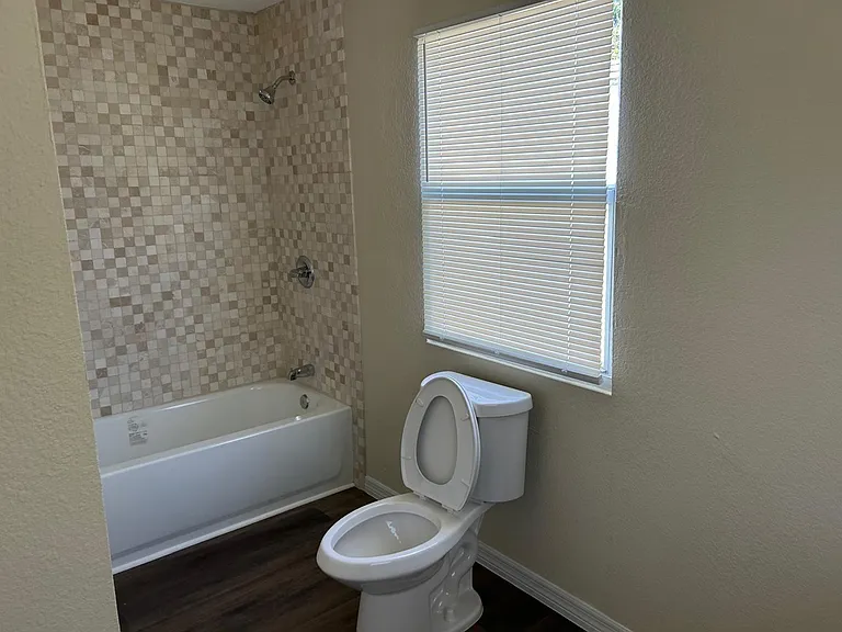 371 Banyan Ave — Photo 4
