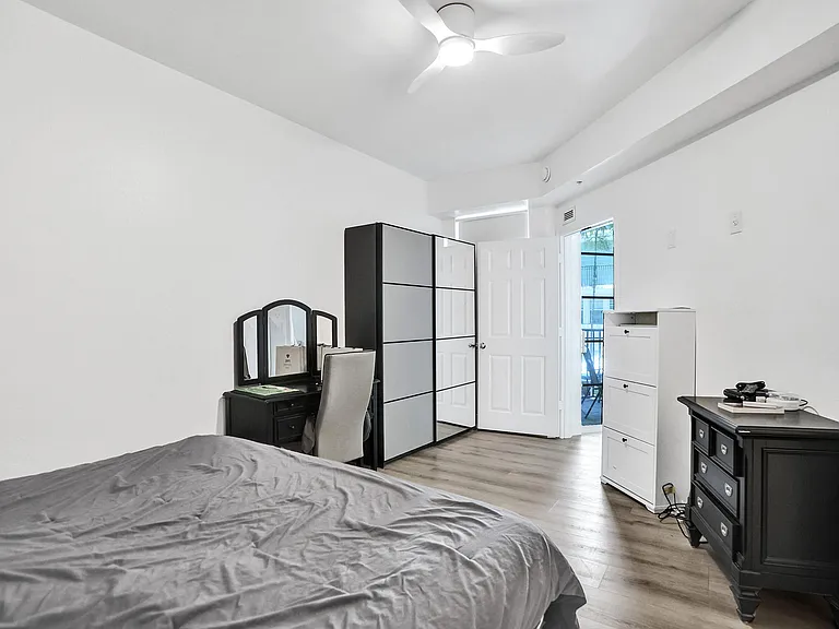 533 NE 3rd Ave #205 — Photo 6
