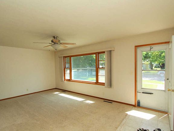 3rd image of 1408 Jackson Ave