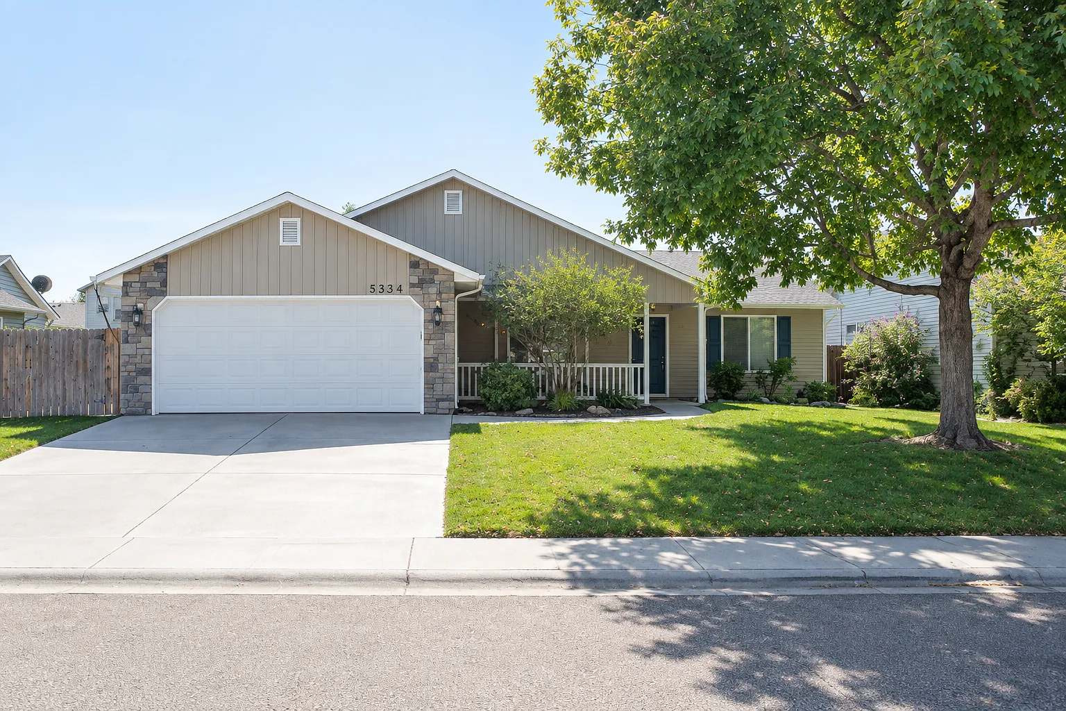 3 bed, 1484 sqft, $2,325 — Photo 1