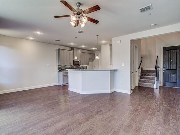 3rd image of 3052 Galveston St