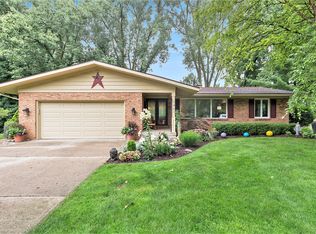 1463 Banbury Ave NE, Grand Rapids, MI 49505