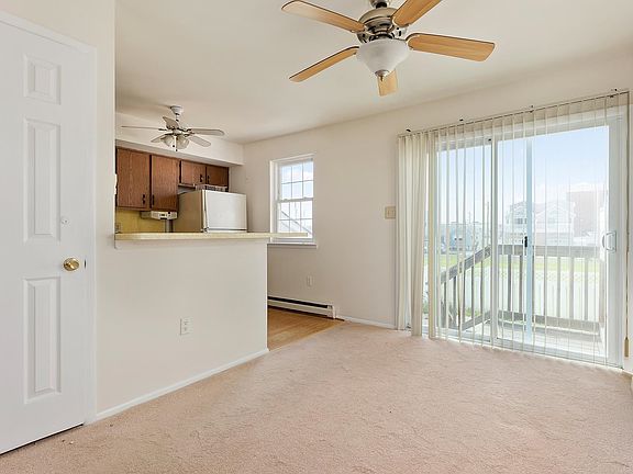 4th image of 218 39th St E #A