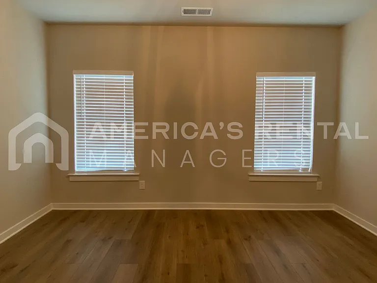 1300 Brookhaven Dr — Photo 22