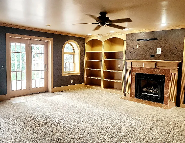 725 N Main St — Photo 10