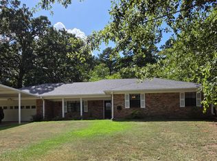1101 N Idlewood Dr, White Oak, TX 75693