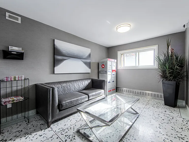 120 Edinburgh Rd S — Photo 10