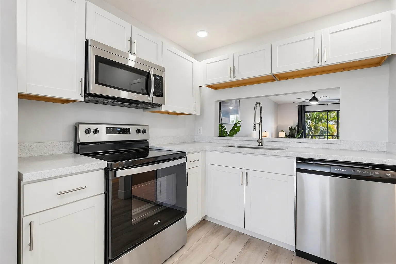2 bed, 2.0 bath, 790 sqft, $1,900 — Photo 4