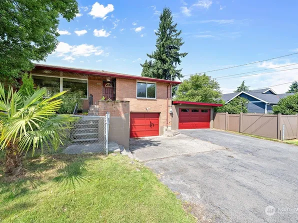15855 11th Avenue SW, Burien, WA 98166