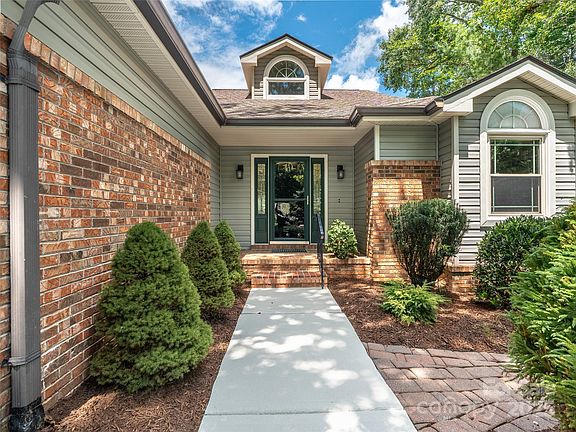 2nd image of 350 W Shay Cir