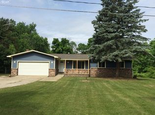 11096 Main Rd, Fenton, MI 48430